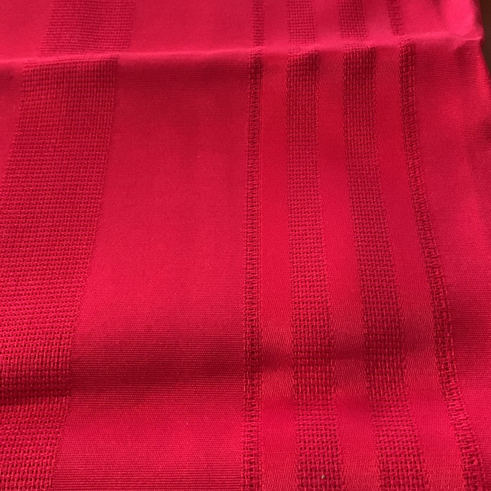 Red Tablecloth - Picture 2 of 2